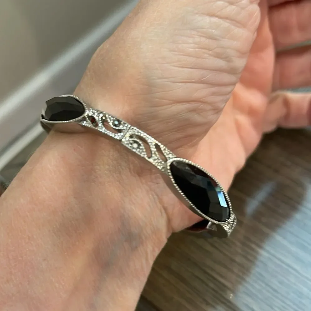 2 Vintage Sliver-tone Butterfly with Jet Black Rhinestone with Bracelet